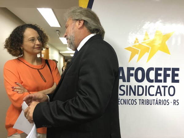 Luciana Genro e Niro Afonso Pieper, secretário-geral da Afocefe