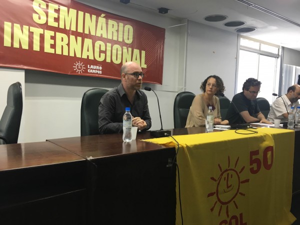 Vladimir Safatle, Roberto Robaina e Márcio Cabreira participaram de debate mediado por Luciana Genro