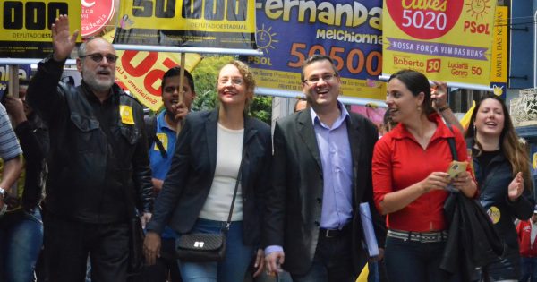 Em Porto Alegre, Luciana Genro participa de caminhada e propõe cassar concessões de mídia que estão nas mãos de políticos