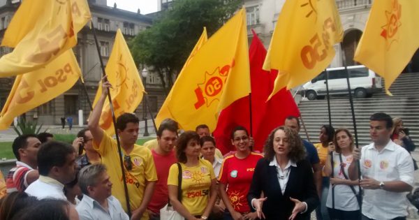 Em Santos, Luciana Genro vota “SIM” no Plebiscito Popular pela Constituinte Soberana