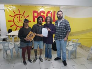 Luciana assinou carta-compromisso e entregou cópia do plano de governo | Foto: Alvaro Andrade/PSOL