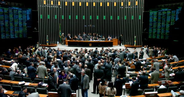 Celso Rocha de Barros: “Coalizão de Temer é poderosa como a de Dilma jamais foi”