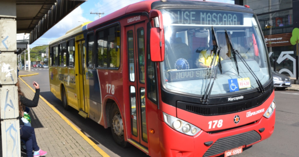 Luciana Genro questiona prefeitura de São Leopoldo sobre superlotação de ônibus