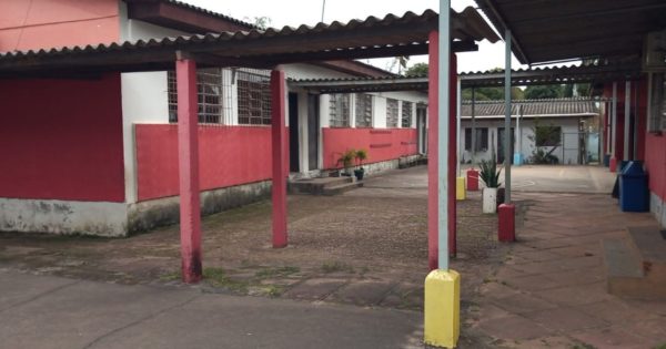 Comunidade escolar se mobiliza para evitar fechamento da escola Carlos Chagas, em Viamão