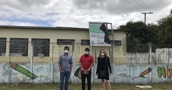Luciana Genro e Jurandir Silva visitam escola com obras paradas em Capão do Leão