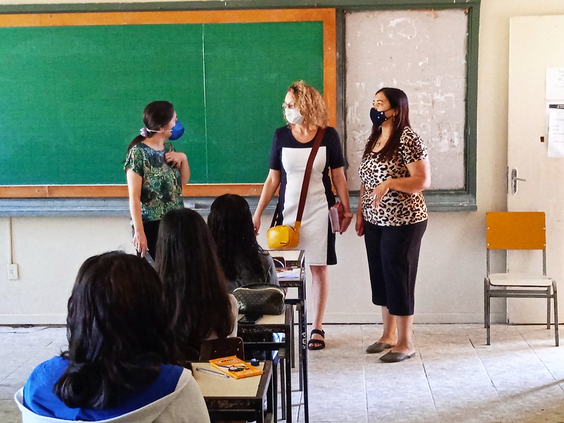 Luciana Genro esteve na escola durante sua visita a Uruguaiana.