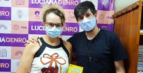 Luciana Genro se reuniu com Tiago Santos, fundador do coletivo Cristãos Contra o Fascismo e membro do Coletivo Abrigo.