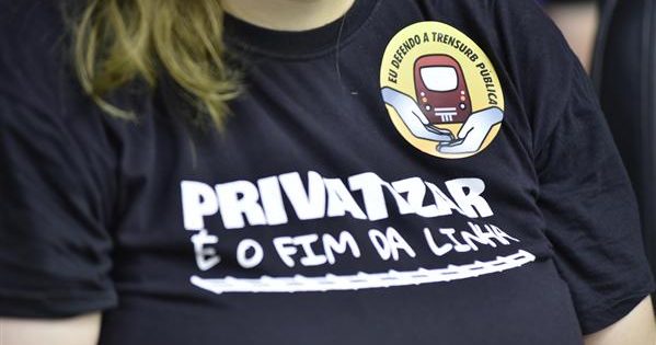 “Mobilização pode barrar privatização da Trensurb,” afirma Luciana Genro