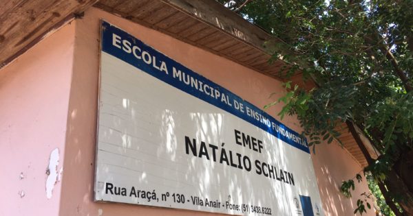 A educação pede socorro: Luciana Genro visita escola de Cachoeirinha que está em situação de abandono