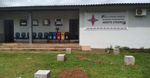 Escola indígena com problemas estruturais aguarda obras há um ano e meio em Ibiraiaras