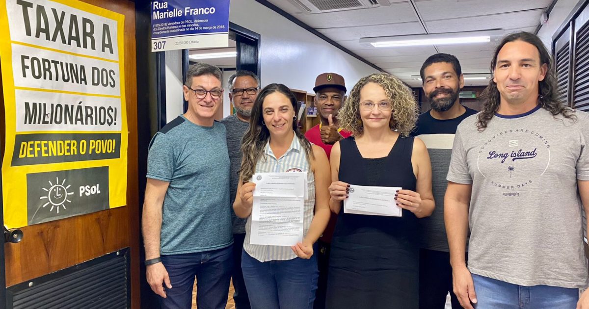 Sindicato dos Metalúrgicos de Charqueadas entregou carta destinada ao presidente Lula para as deputadas Luciana Genro e Fernanda Melchionna.