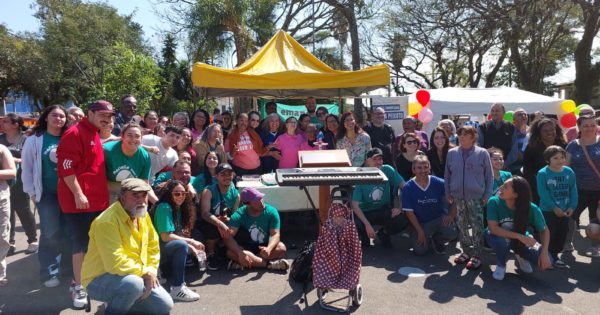 Santa Rosa: Luciana Genro participa de festa de aniversário da associação de moradores