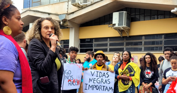 Contra o Racismo: Comunidade da UFRGS se Mobiliza em Defesa da Professora Gláucia Vaz
