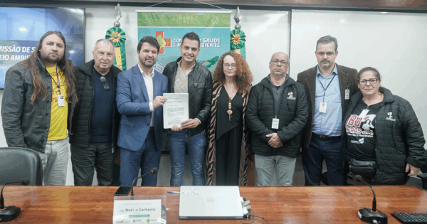 Caos na saúde em Canoas: por proposição de Luciana Genro, Sindisaúde-RS e trabalhadores levam tema à Assembleia Legislativa