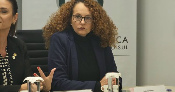 Após atuação de Luciana Genro, AGERGS proíbe CEEE Equatorial de cobrar consumo retroativo