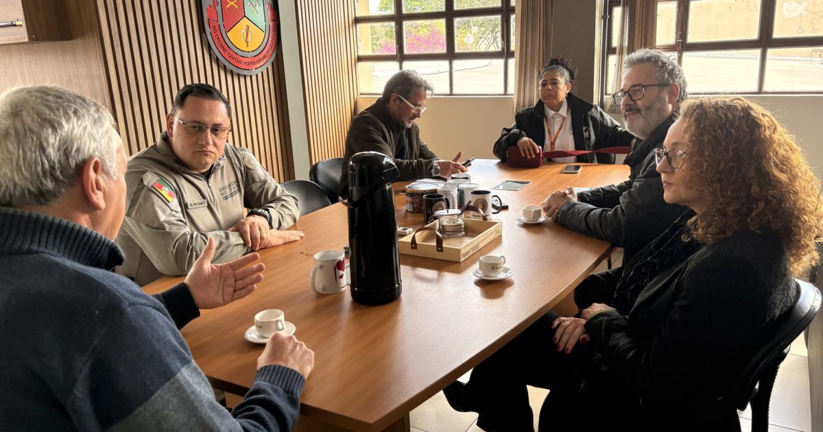 Luciana, Robaina e ambulantes se reuniram com o  Coronel Fábio Schmitt.