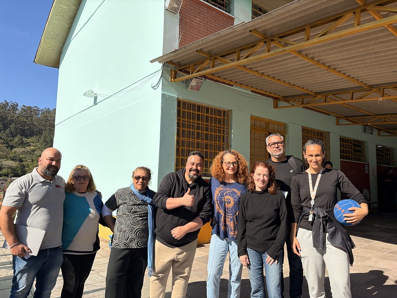Luciana Genro visitou a Escola Oscar Pereira, no bairro Cascata.