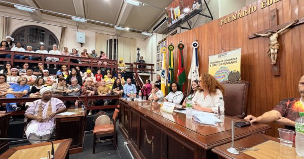Povo de terreiro lota Câmara de Cachoeira do Sul em audiência pública proposta por Luciana Genro sobre racismo religioso