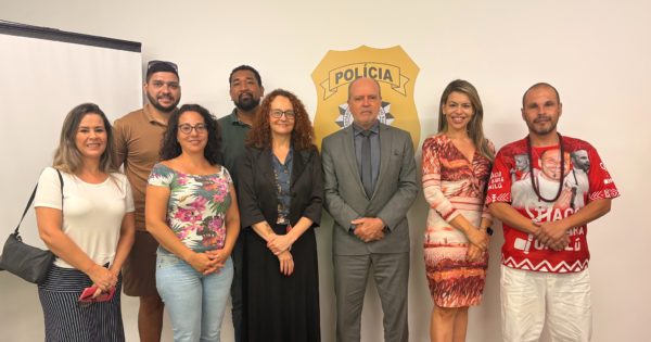 Em reunião com Luciana Genro, chefe da Polícia Civil se compromete com ações para enfrentar racismo religioso