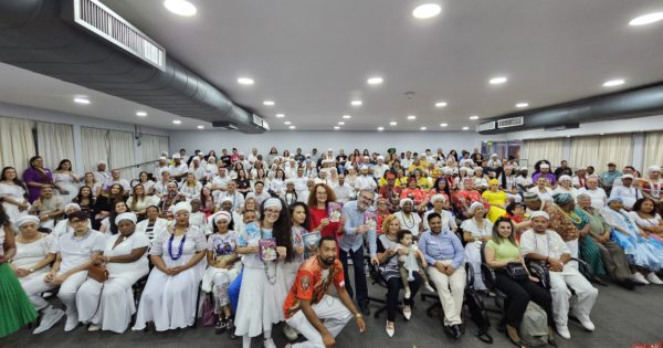 Cartilha do Povo de Terreiro: educação, memória e resistência contra o racismo religioso