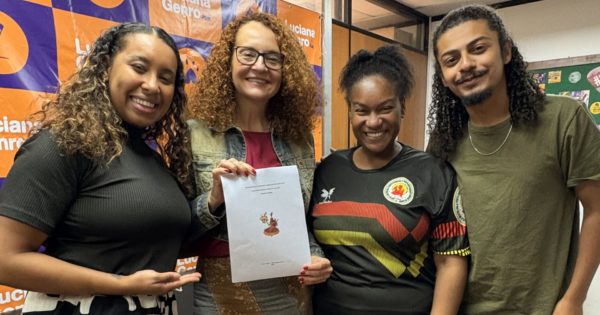 Luciana Genro propõe reconhecimento da Porta-Estandarte como Patrimônio Cultural Imaterial do Rio Grande do Sul