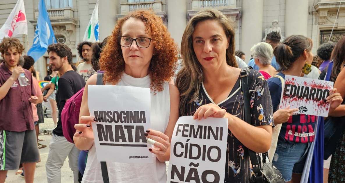 Luciana Genro e Fernanda Melchionna protocolaram os projetos no Rio Grande do Sul e em Brasília.