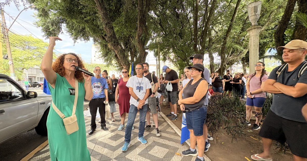 Luciana Genro em Canoas apoiando os professores em greve