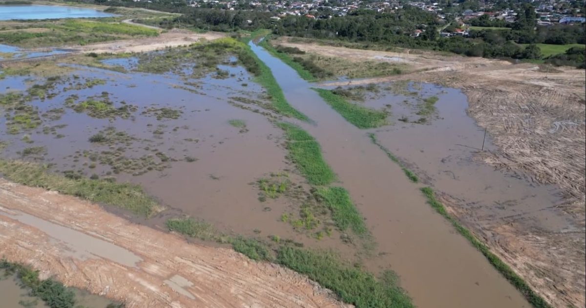 Foto enviada pelos moradores, feita no dia 3 de maio.