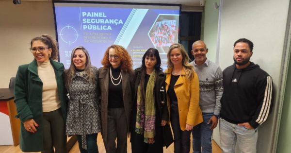 Em painel sobre segurança pública, Luciana Genro denuncia desigualdades na Brigada Militar e defende adequação à lei federal
