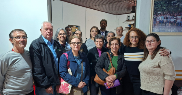 Sapucaia do Sul: Luciana Genro se reúne com trabalhadoras da FHGV que denunciam salários e rescisões atrasados